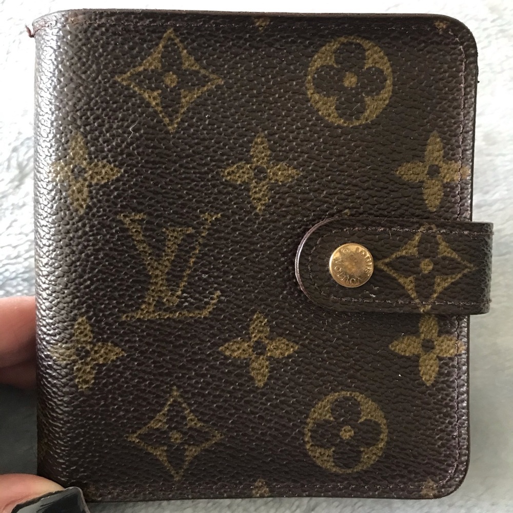 Louis Vuitton Monogram canvas wallet